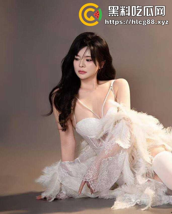 广东37岁【韩雨伶】黑丝调教伺候金主,粉逼熟女勾得爷们儿钱包大出血 独家曝光!-7