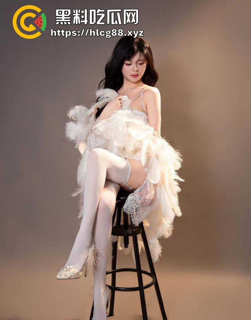 广东37岁【韩雨伶】黑丝调教伺候金主,粉逼熟女勾得爷们儿钱包大出血 独家曝光!-9