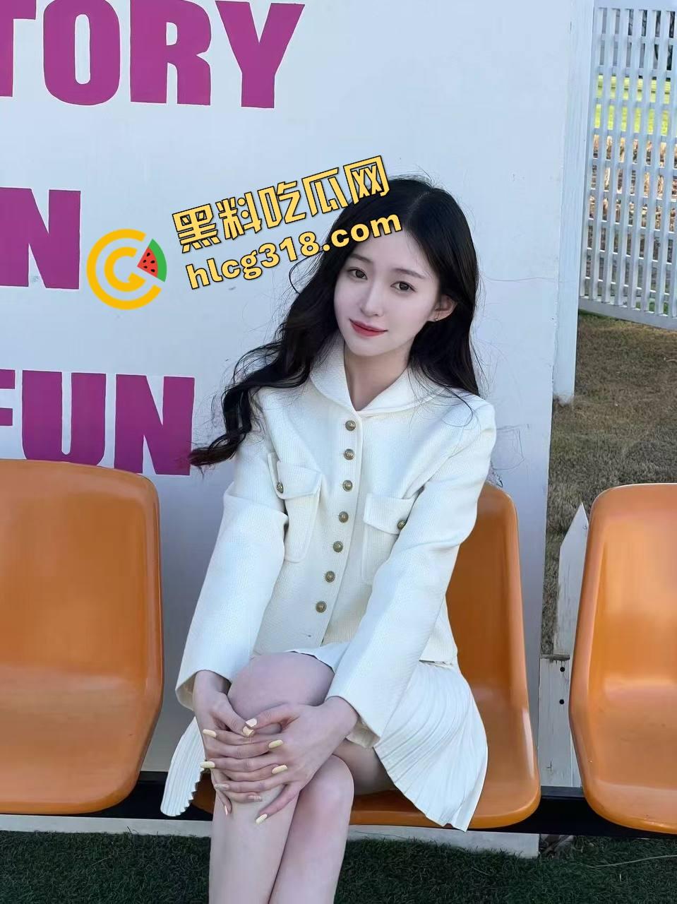 少年志不在诗酒田,而在小母狗的奶与臀,鸿鹄不必远志,舔硬之后自己坐上来骑,操翻眼前这骚狗才是正道!-2