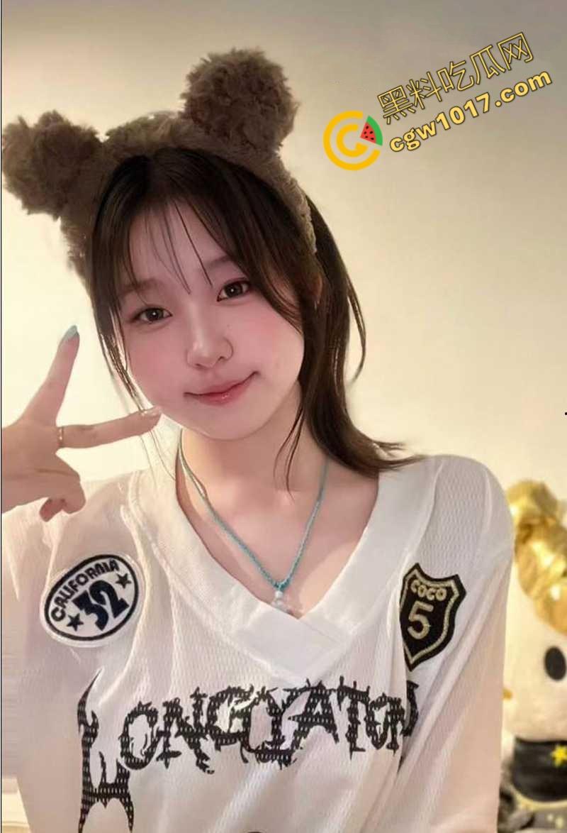 海角乱伦大神邀您一睹亲嫂子淫态！露奶医护情趣装，秋千上高潮叫床！小叔子炽烈极乐，嫂嫂淫肉沸腾！-1