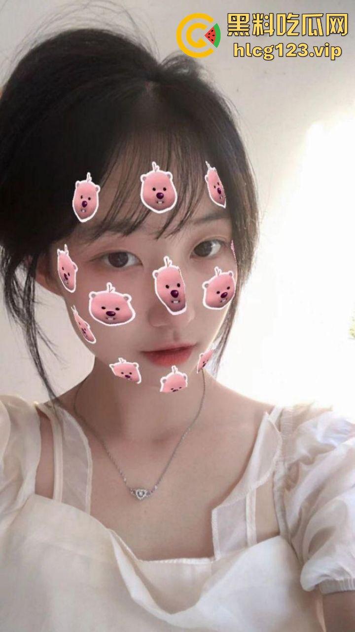 武大极品校花【董琪琪】不幸被渣男泄密，清纯外表下藏着啥？毛都剃得干干净净！-4