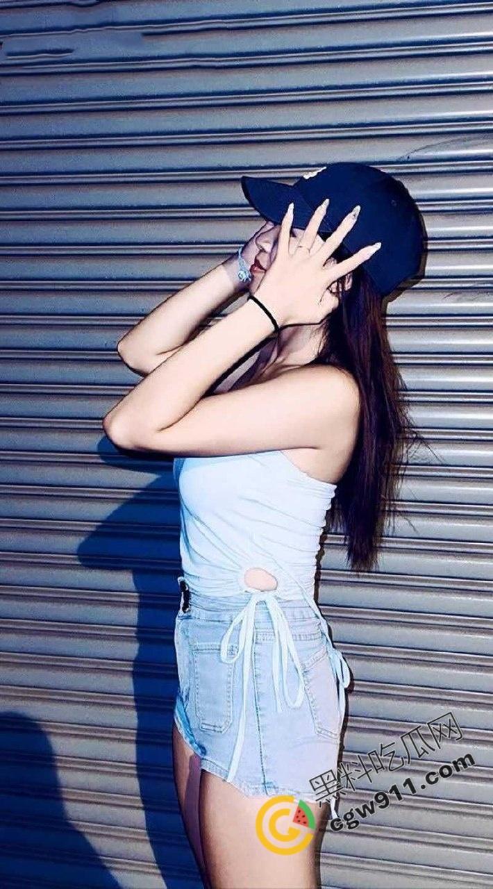 抖音网红【柠檬】的性爱视频流出！骚穴狂迎猛棒，前男友和兄弟疯狂3P，性感火辣身材，让你喷鼻血-4