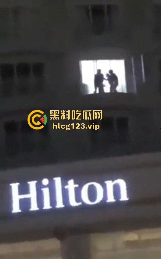 兄弟双飞皮影戏?希尔顿VIP才能看到的画面,有钱人果然懂得玩花样!-4