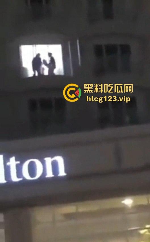 兄弟双飞皮影戏?希尔顿VIP才能看到的画面,有钱人果然懂得玩花样!-5