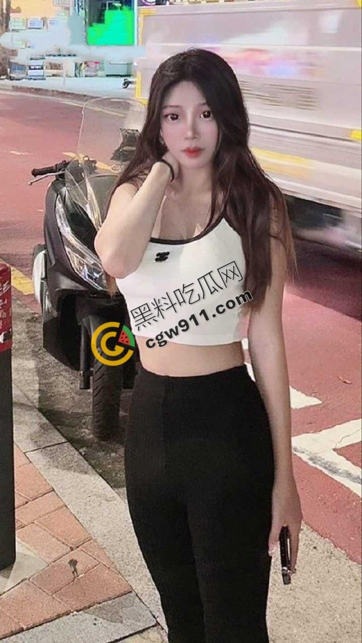 抖音网红【柠檬】的性爱视频流出！骚穴狂迎猛棒，前男友和兄弟疯狂3P，性感火辣身材，让你喷鼻血-14