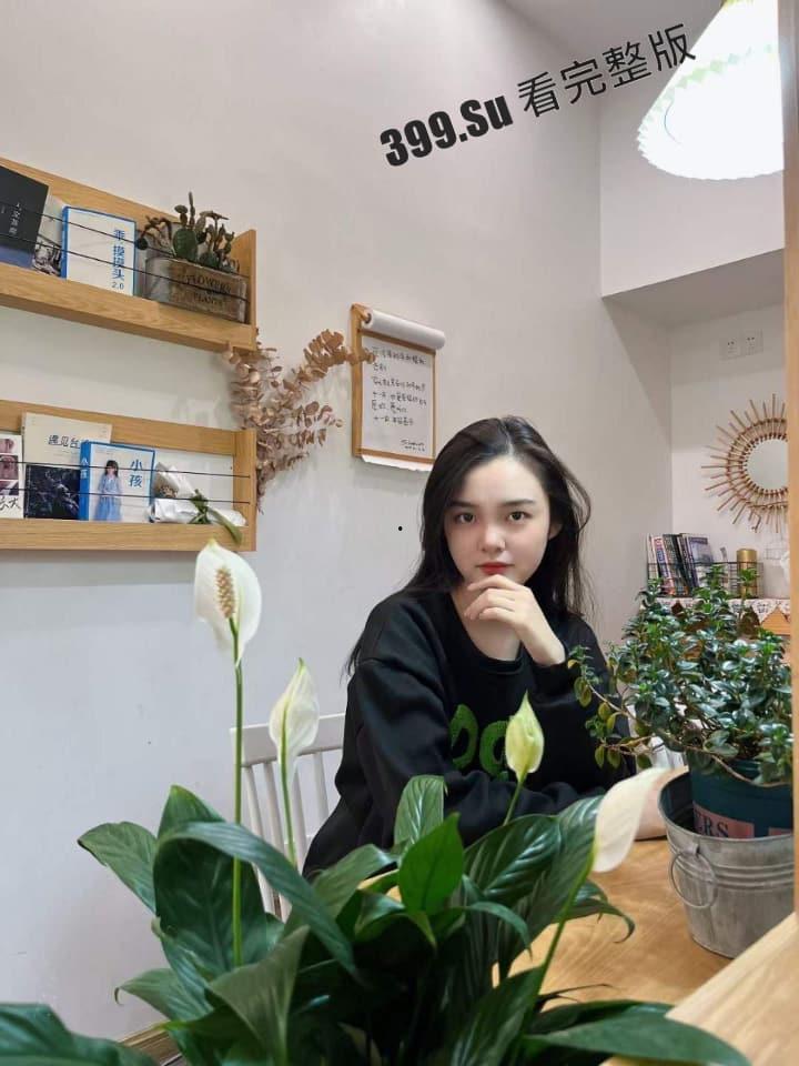 重庆21岁学生妹 曹兴运 分手后遭前男友曝光生活照和性爱视频  传播其是条性欲超强的反差母狗  至今任能偶尔约出来做爱-6