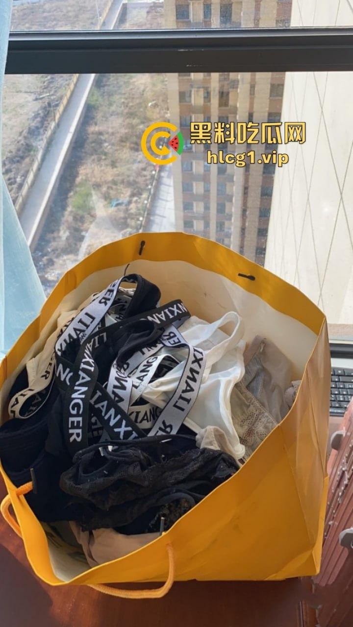 瓜友曝光极品女友 【张佳】 骚货一插就原形毕露骚得一逼 附生活照！-21