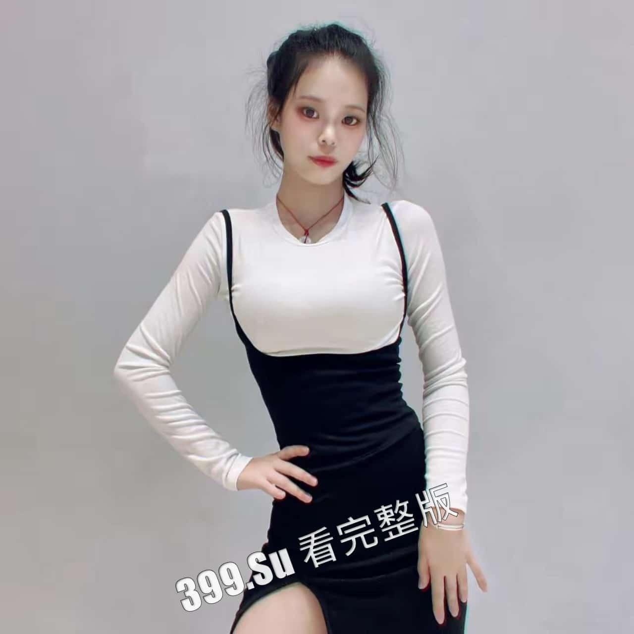 抖音 妍妍不爱吃盐 擦边主播才播前湿身福利 真空拍作品实力宠粉-3