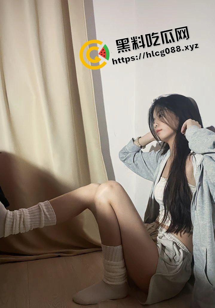 抖音御姐身材骚鸡反差婊【XINLU.】私下与大哥打炮遭曝光，从浴室一路干到床上女上骑乘！-4