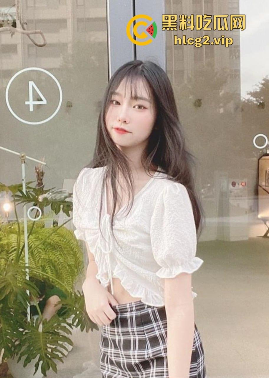 闺蜜大爆料!高颜值女神钱忆彤自拍视频泄出,白虎馒头穴和修长美腿让人欲罢不能!-3