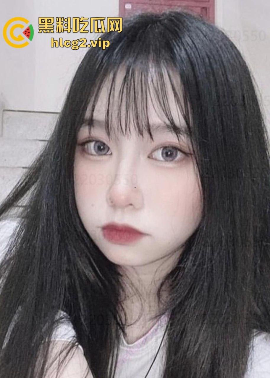 闺蜜大爆料!高颜值女神钱忆彤自拍视频泄出,白虎馒头穴和修长美腿让人欲罢不能!-4