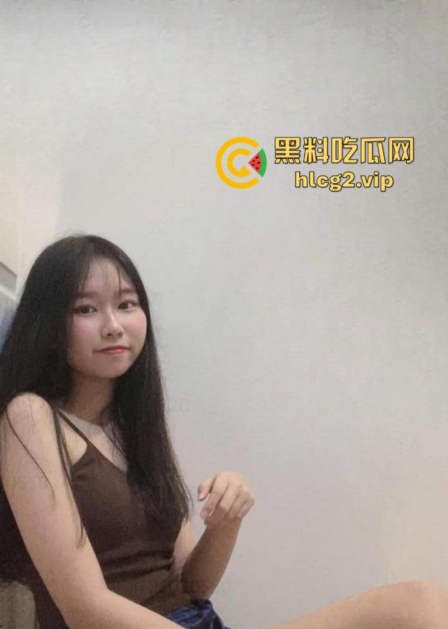 闺蜜大爆料!高颜值女神钱忆彤自拍视频泄出,白虎馒头穴和修长美腿让人欲罢不能!-5