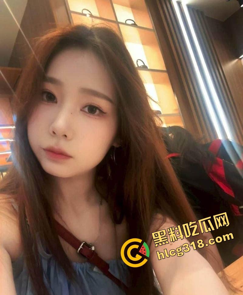 清纯外表全是装，新疆昌吉美少女『杜洁』视频流出被操到嗓子眼，私下猫奴玩法奶头让猫舔！-4