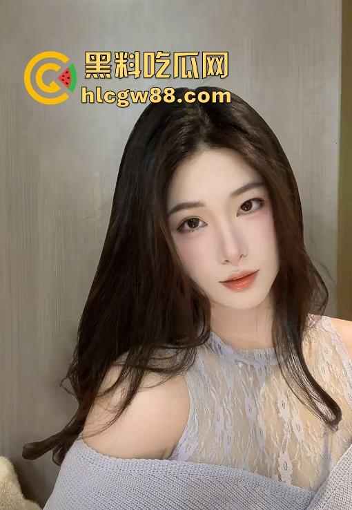 抖音极品高颜值网红【百利甜甜】黑丝学生装 露脸自慰 高级粉丝群福利大放送 先射为敬！-17