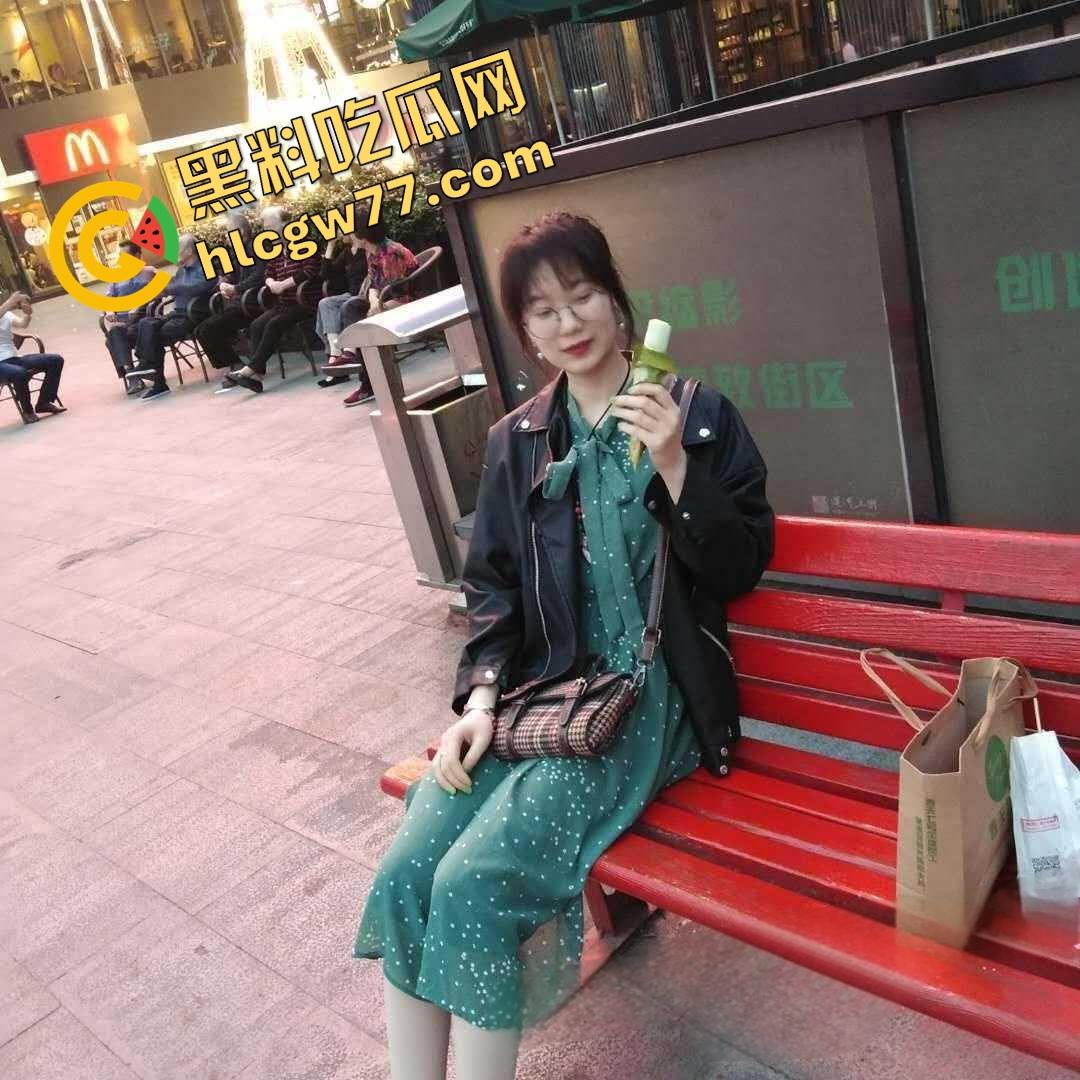 北京医科大学黑丝眼镜骚婊『沈雅欣』不雅私照疯传，戴眼镜的果然最淫荡，被无套狂插干到翻白眼！-7