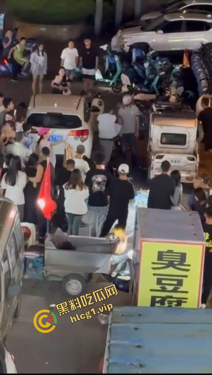 山东潍坊高密砍人事件！因夜市摊位起争执 一言不合一刀封喉！血腥慎点！-12