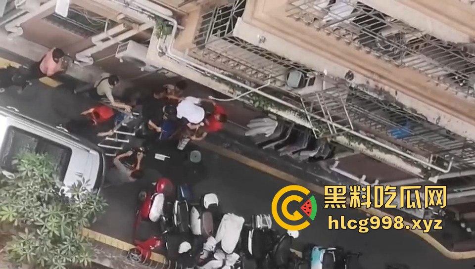 深圳离谱男自杀！上吊不够，还跳楼！楼下邻居吓得魂都飞了！-6