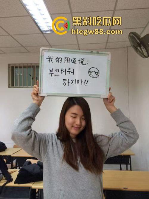 女性阴道觉醒！她们可以骚但你的鸡巴不能随便硬，不是每根鸡巴都有资格进入，未经许可请别硬，想进得报备！-5