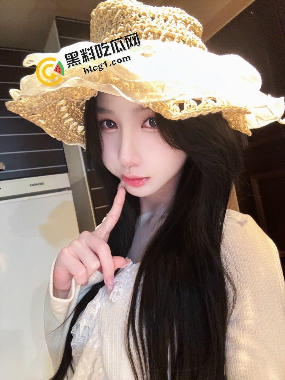 推特 TS羊羊子 比女人还魅惑的高颜值CD 极品高挑身材  让人更加有兴致了 完整版视频流出-5