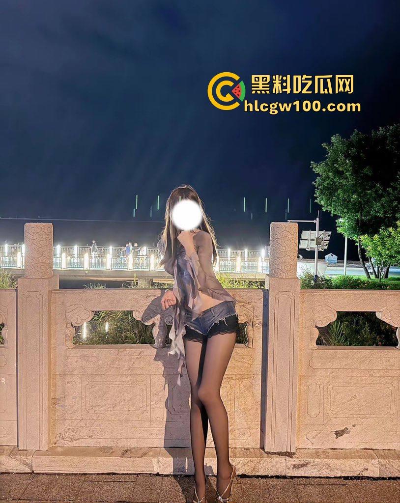 成都美院长腿御姐校花『史小鹿』变富哥肉便器 深夜户外当狗露逼 开着奥迪玩车震一切交给quattro！-7