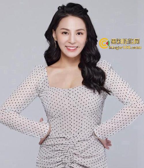 台湾G杯巨乳女明星【卓毓彤】露脸口交无套内射视频流出，她老公形似明星周柏豪。-5