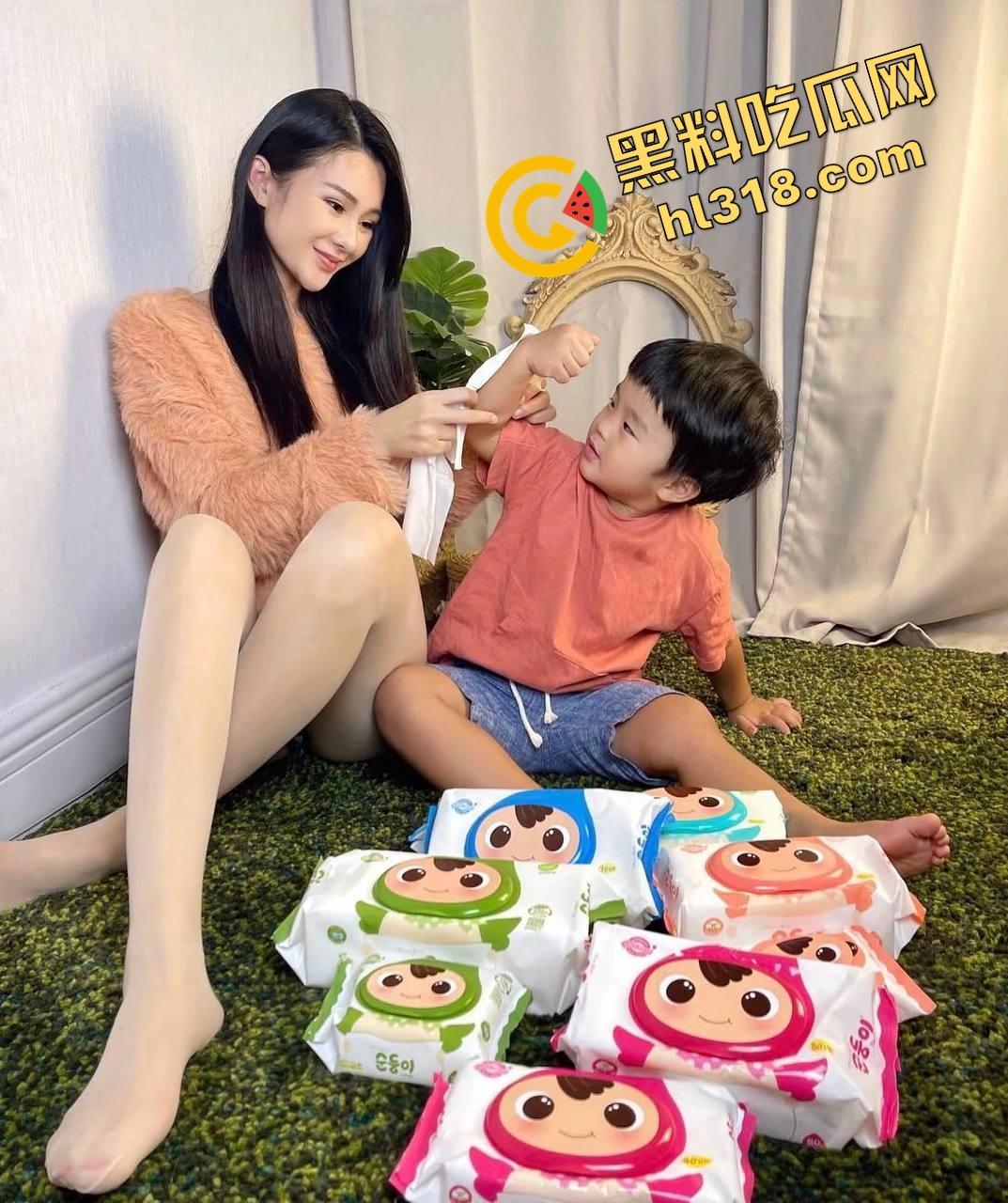 重庆34岁保姆『刘晓琳』带娃做饭都不算啥，黑丝肉丝做爱play姿势花样百出，熟妇味把人拿捏了！-3