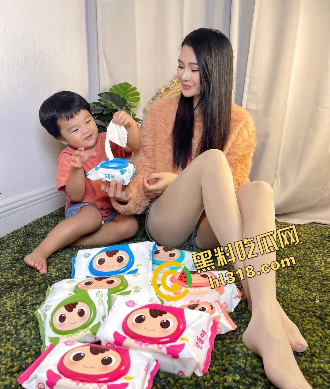 重庆34岁保姆『刘晓琳』带娃做饭都不算啥，黑丝肉丝做爱play姿势花样百出，熟妇味把人拿捏了！-17