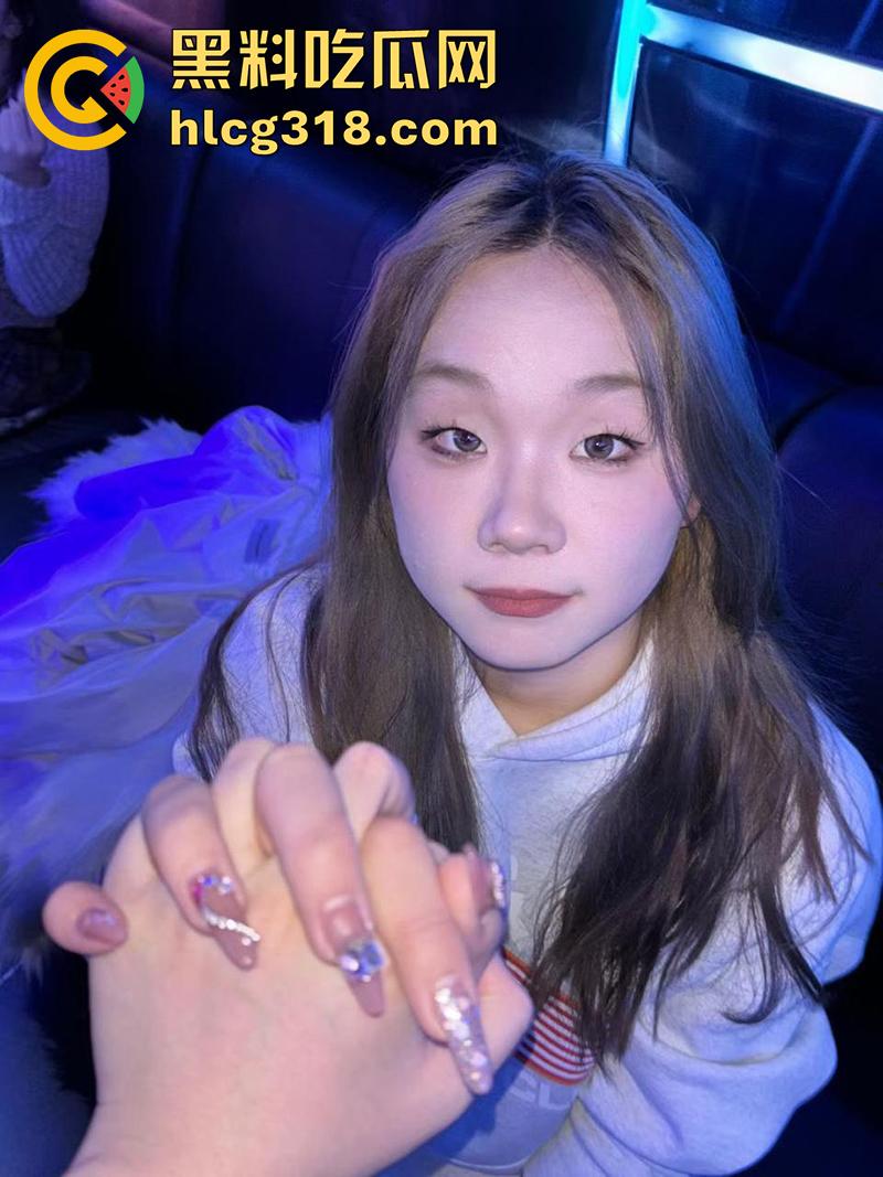 酒吧约炮学生妹，竟遇到生化母体，一次操逼悔恨终身啊，试纸两条杠吓得大哥哇哇叫，这回老实了吧！-8