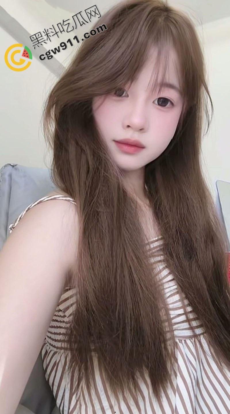 安徽清纯女神【张艳明】私密视频惊爆网络，雪肌翘臀，巨乳嫩穴，红唇深喉，吸引万千瓜-2