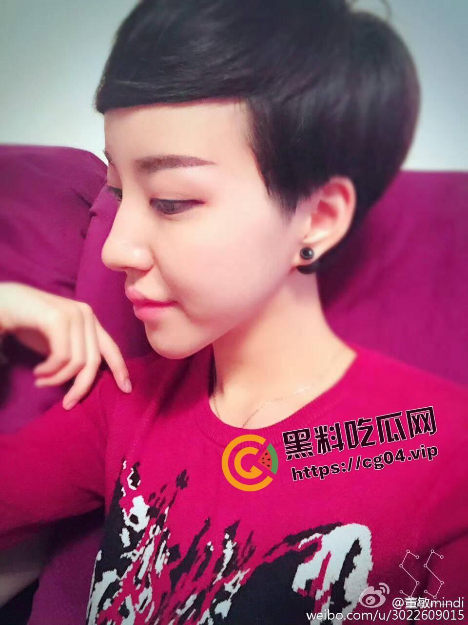 抖音百万粉丝博主【董娃娃】开盒 美腿丝袜真的顶 铁打的短发万年不变-4