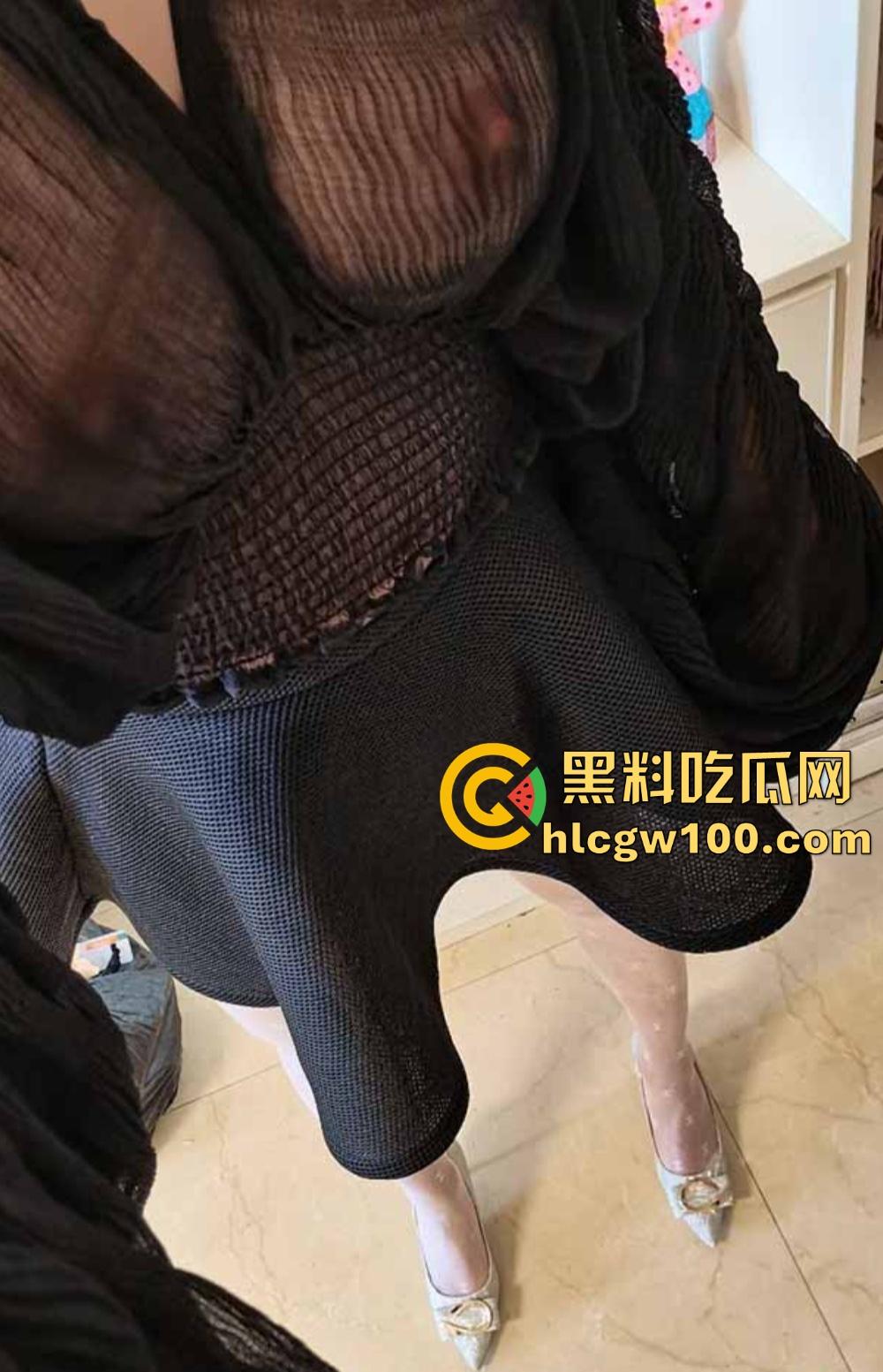 快手潍坊骚少妇『郑丹丹的丹』主动勾引体育生，骑乘位奶子乱晃，射脸吃精直接上瘾，男人看了不想射都难！-18