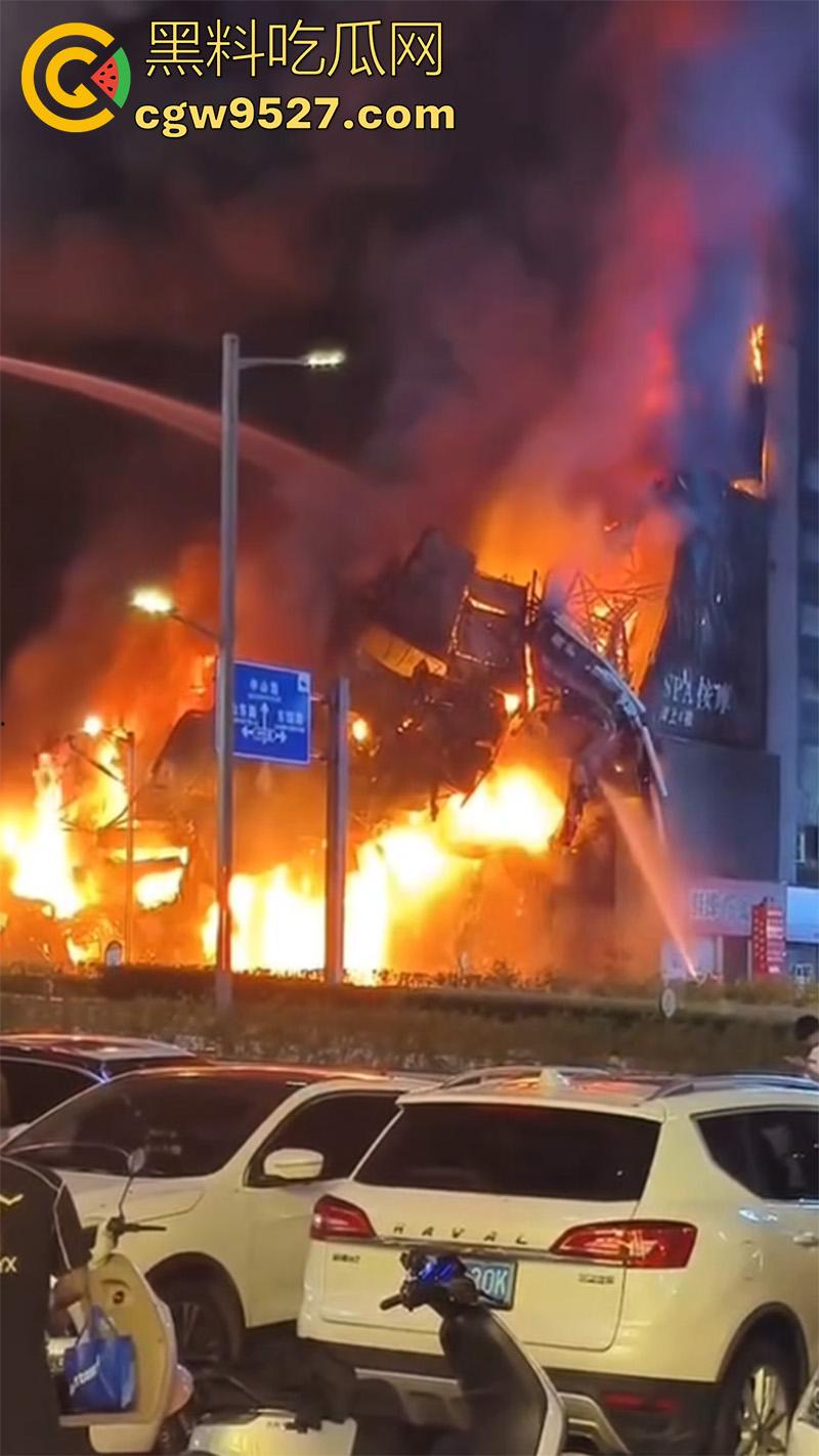 探店博主真能把店带火啊！江苏连云港京东电器自营店突发火灾，经过一宿的救援，才将大火熄灭！-6