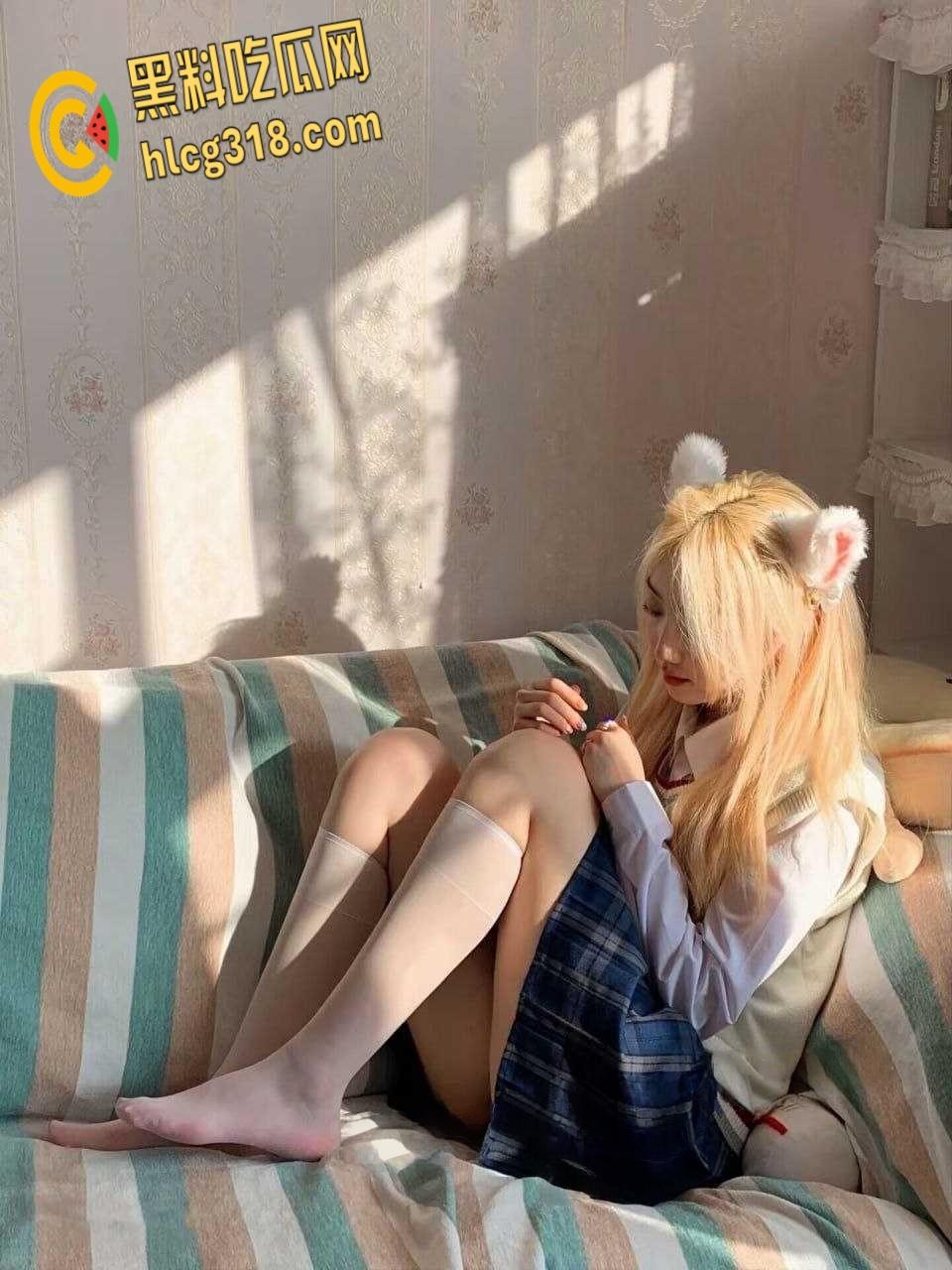 学生妹【肖利琴】惨遭炮友威胁！有男友还酒店偷情，嘴甜求只口，情趣无套后入真是条反差母狗！-6