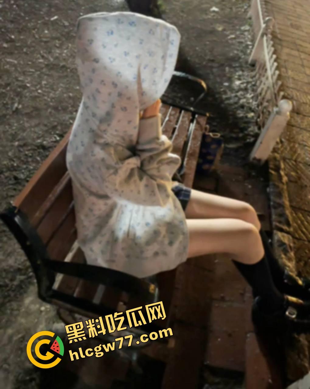 贵州技校妹【赵媛】卖逼换iPhone16，一炮操哭喊叔叔别客气，嫩穴夹得金主狂射3次！-11