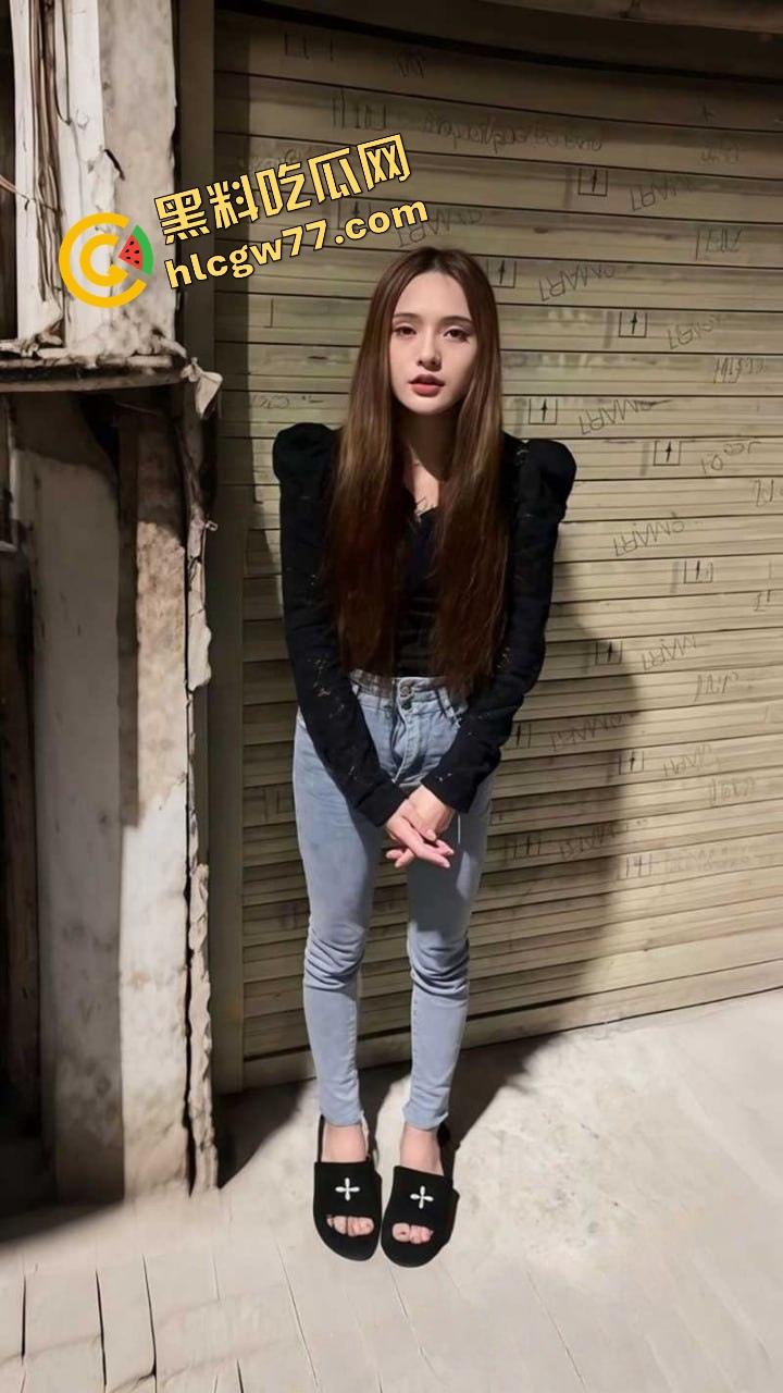 广东某城中村惊现200元极品骚花 牛奶白皮长腿女神 丝袜高跟骑到床板快断 颜值完爆高端外围！-8