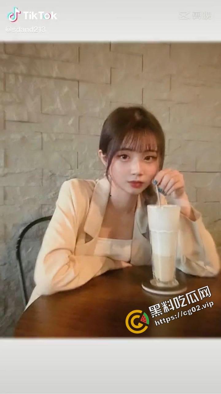 台湾妹妹 遭遇网络渣男 巨乳嫩穴发骚裸照惨遭 泄密流出  TikTok账号被扒出 私人生活照大曝光-2