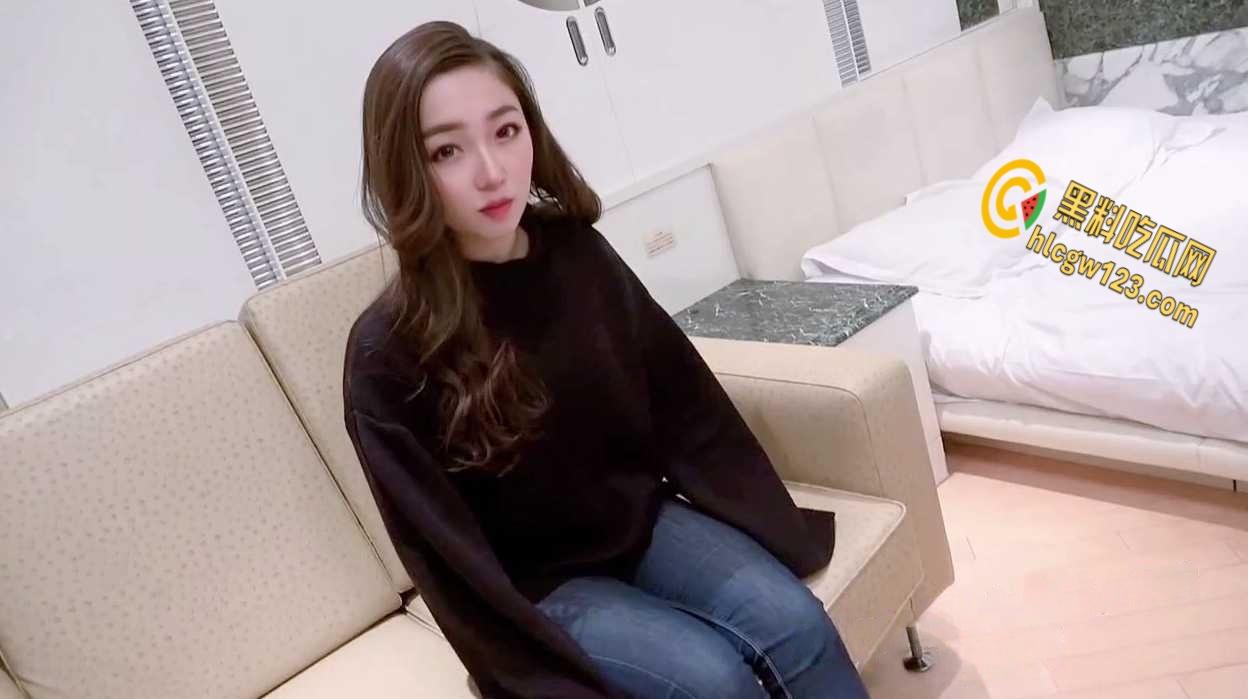 什么叫做女人味性感少妇，第一视角剧情演绎告诉你，爱你就是要馋你的身体！-1