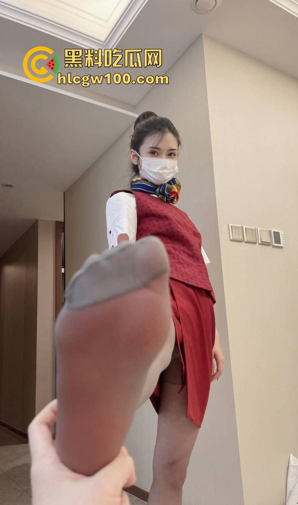 北京高颜值御姐【Kinki】丝袜套头舔脚喝尿，京圈大佬的共享单车谁骑谁上头，京爷们排队刷卡只为爽一把！-11