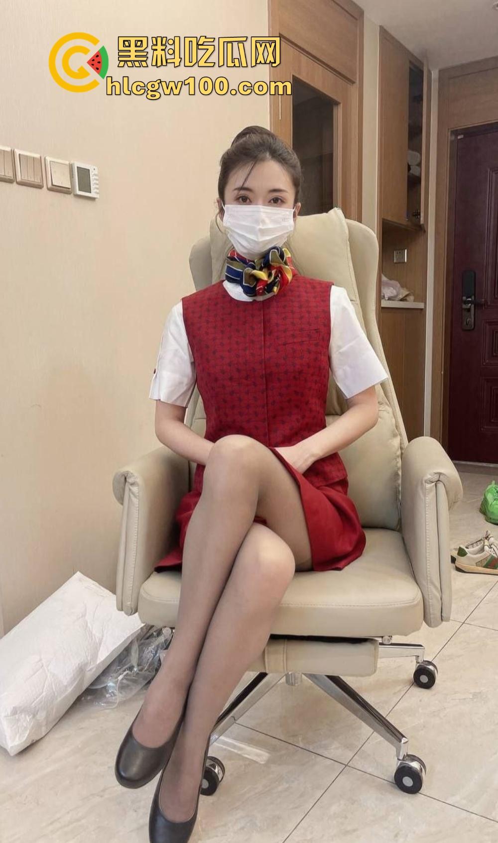 北京高颜值御姐【Kinki】丝袜套头舔脚喝尿，京圈大佬的共享单车谁骑谁上头，京爷们排队刷卡只为爽一把！-15