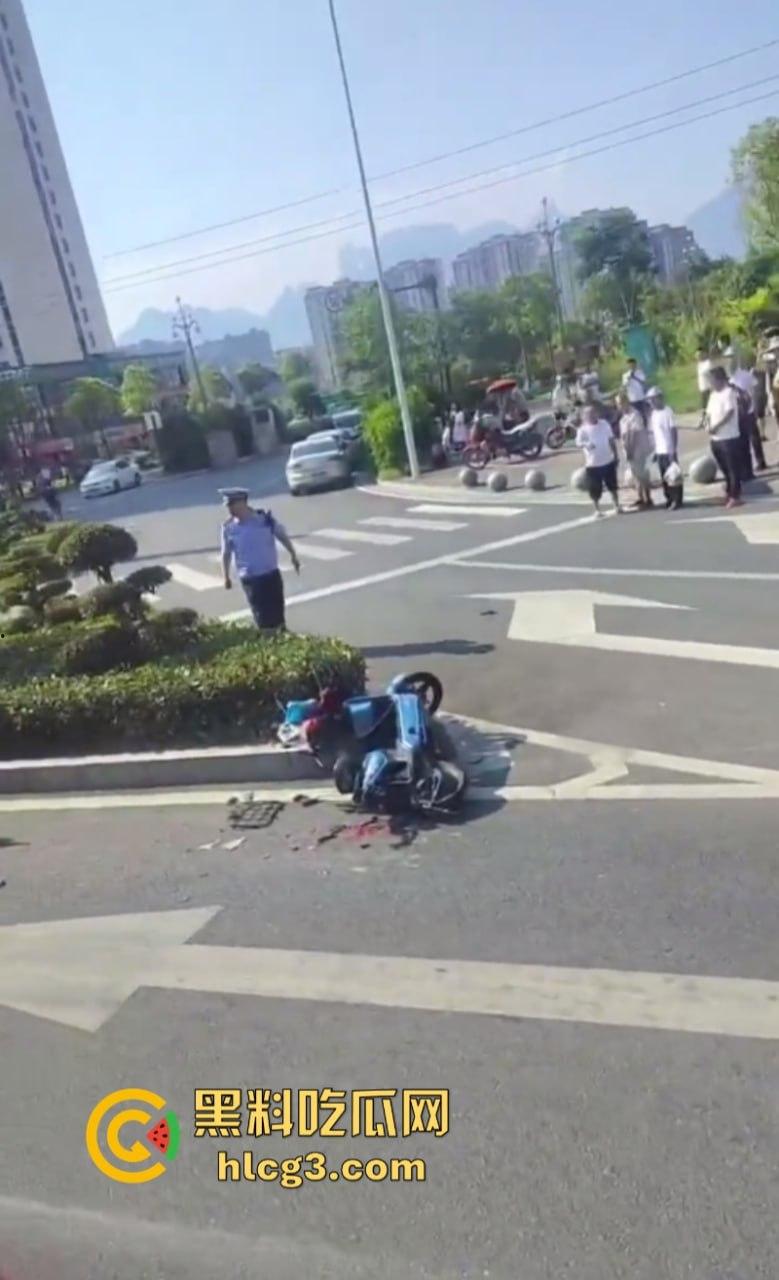 震惊！张家界一女子被大车卷进车底 头颅瞬间被轧爆压成肉饼！-4