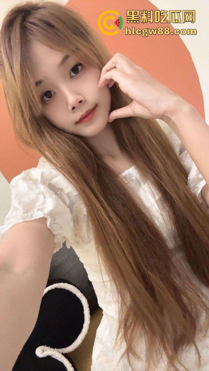 猥琐房东偷拍情侣做爱 年轻小情侣激情缠绵 无套内射 内容炸裂！-1