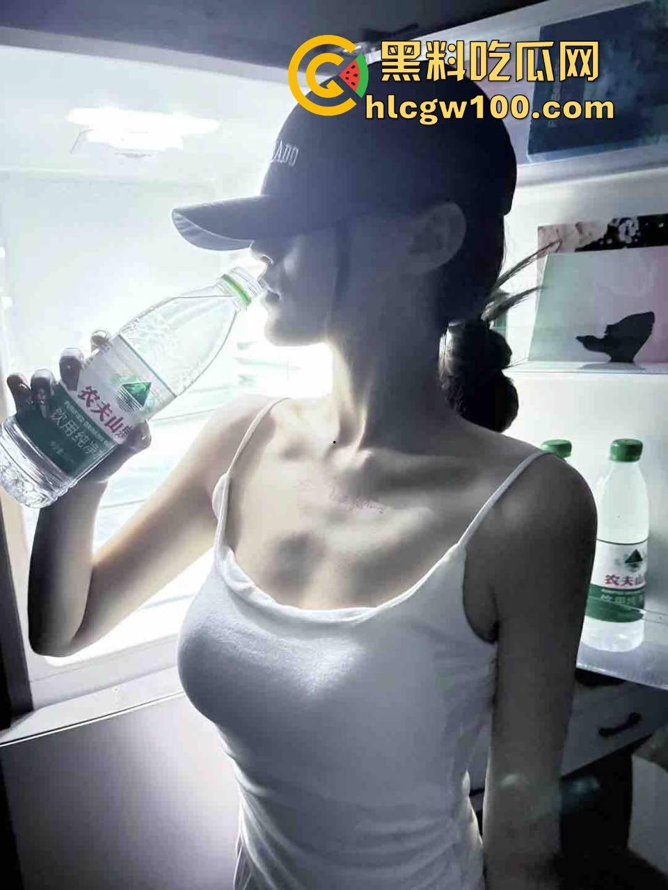 谈了多年的女友自称前台小姐  实际是商K坐台小妹 还被群友上手尝鲜 哥们崩溃到想分手求助瓜友支招！-19