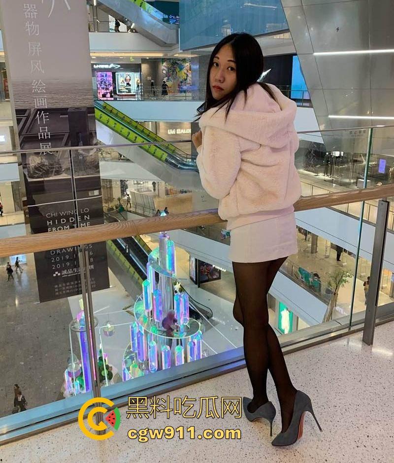 约炮偷情性欲爆棚少妇，性感身材浓密阴毛撩人，黑硬奶头异常淫骚，口活了得花式做爱！-3