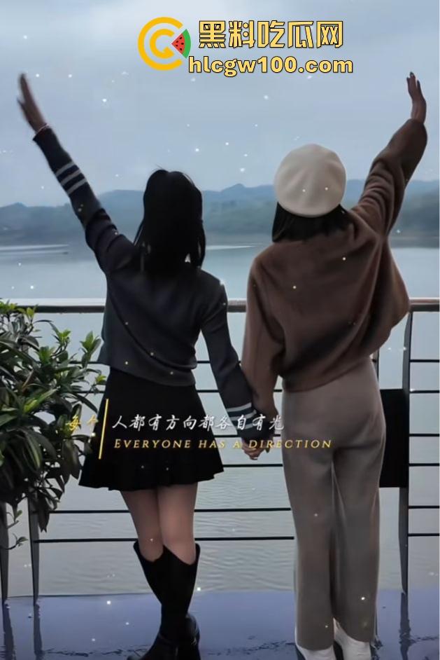 户外三通吞精女王『苏妲己』公园求大爷操完还吞精，爽完给大爷发红包，晚上又成了抖音护肤女主播上链接！-12