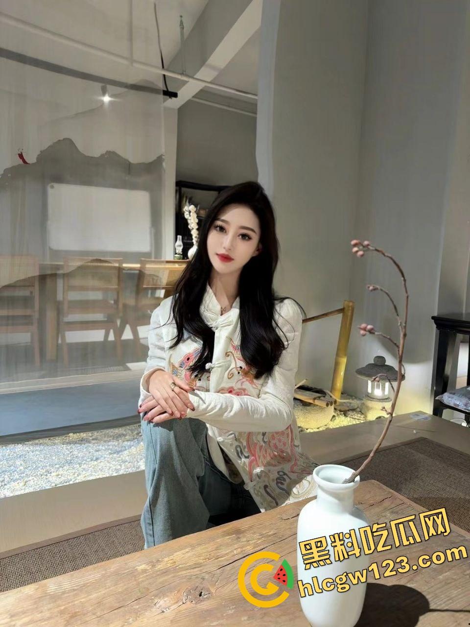 三个球怎么防？樱花妹子全裸打篮球，胸前双球晃得比运球还猛，樱木花道来了都要走神！-3